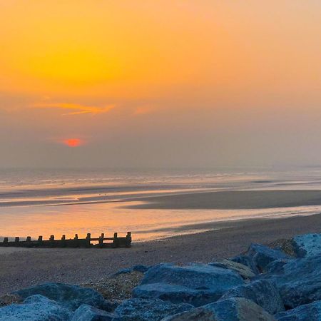 Sea 'N' Stars Platinum Plus Holiday Home With Views, Free Wifi And Netflix Camber Luaran gambar