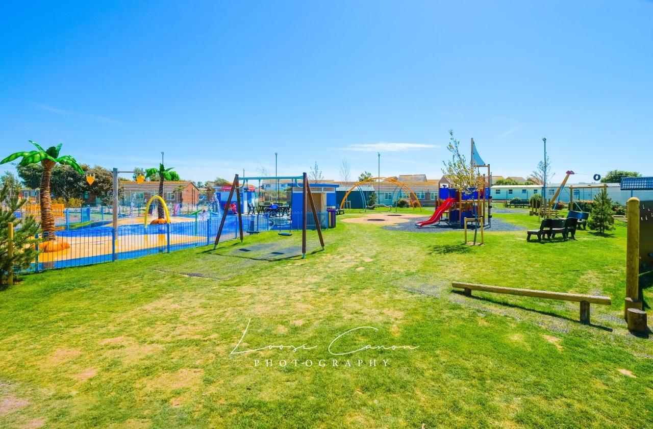 Sea 'N' Stars Platinum Plus Holiday Home With Views, Free Wifi And Netflix Camber Luaran gambar