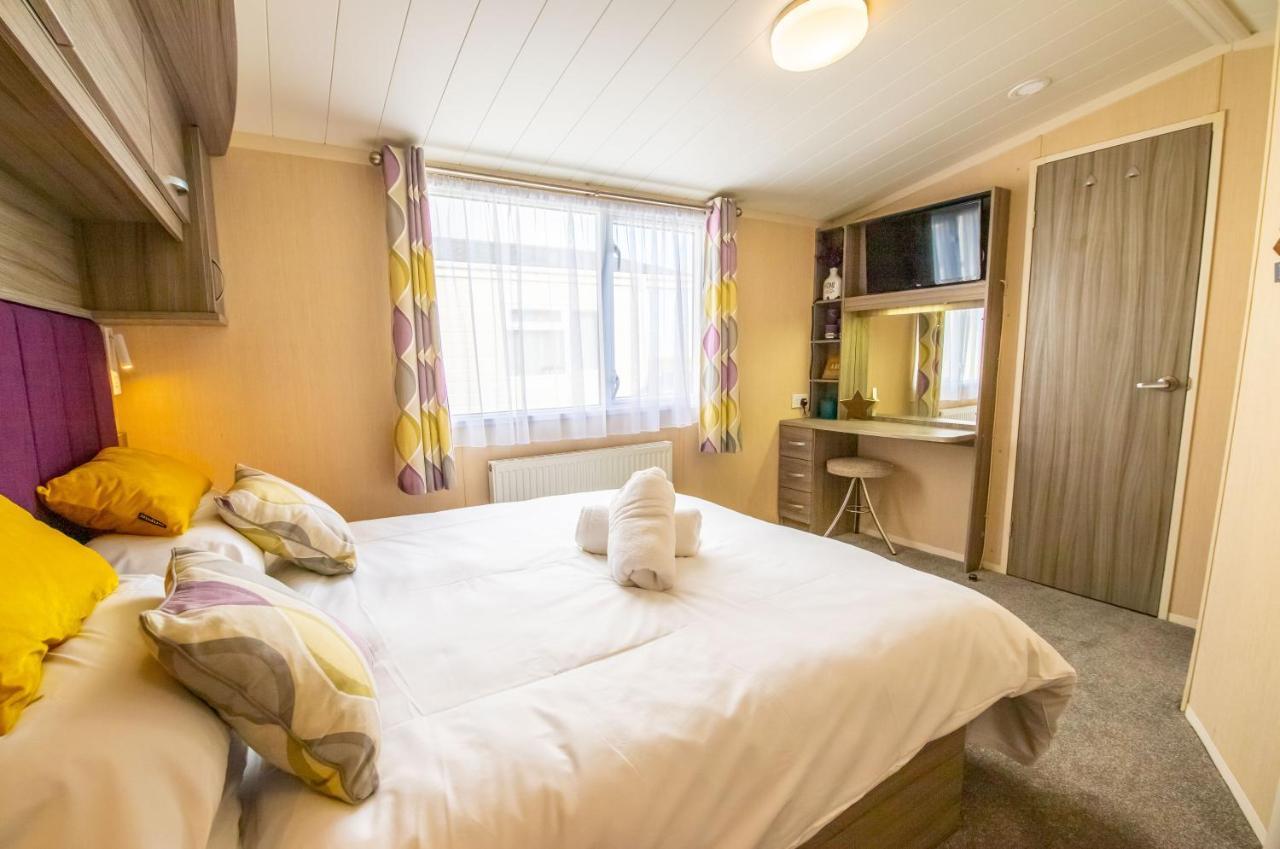 Sea 'N' Stars Platinum Plus Holiday Home With Views, Free Wifi And Netflix Camber Luaran gambar